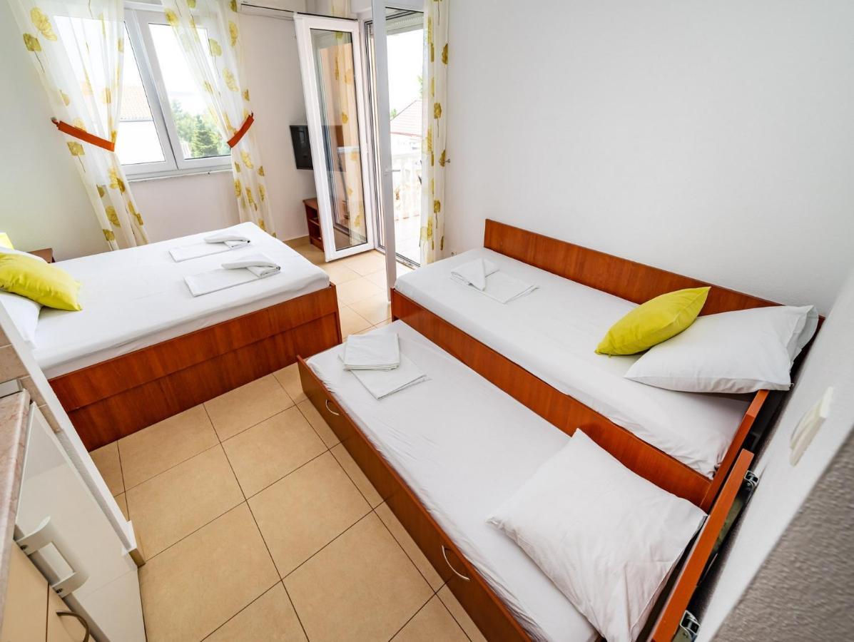 Apartments Prkacin Starigrad Paklenica Exteriör bild